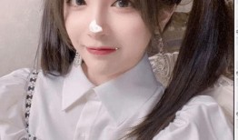 娱乐吃瓜前女友是谁,娱乐吃瓜事件背后的前女友身份大揭秘